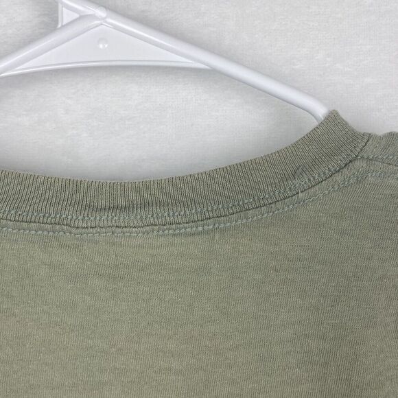 Disney Graphic Shirt Adult Large Gray Green Short Sleeve Crewneck Pullover - Picture 6 of 9